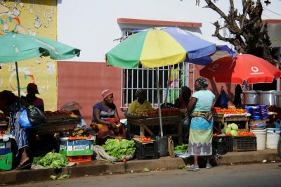 vendeuses sur marché