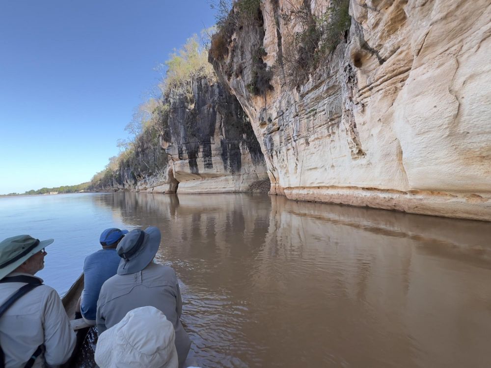 Balade en bateau dans les gorges de Manambolo, porte d'entrée des Tsingy de Bemahara