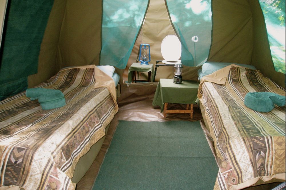 Intérieure tente camp de brousse Hwange