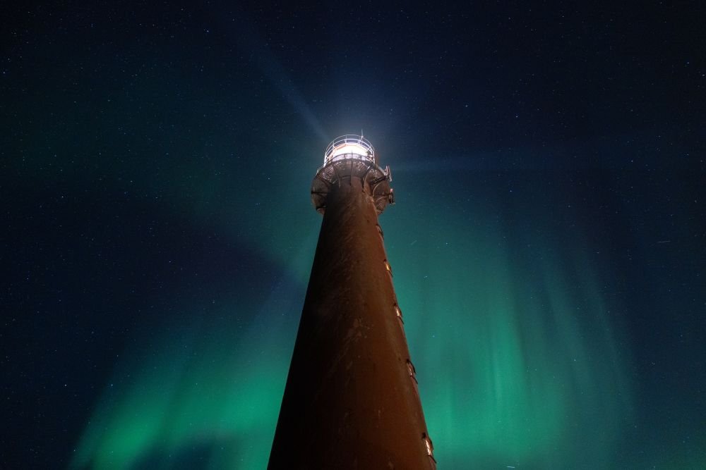 Aurore sous un phare