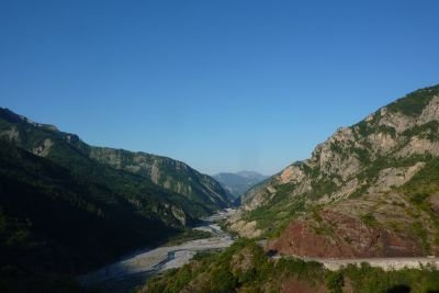 Le Var à la sortie des gorges de Daluis © Tangi Corveler
