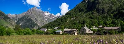 © Terres Oubliées - Vallée de Champoléon où se déroule ce séjour sur la vie des bergers Vallée de Champoléon où se déroule ce séjour sur la vie des bergers