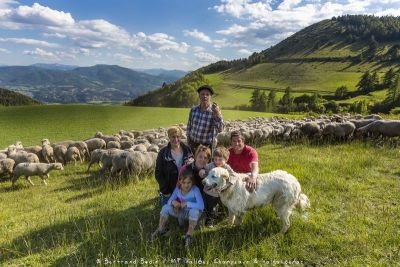 Jour 2 : Journée à Ancelle - rencontre de producteurs locaux et randonnée panoramique Jour 2 : Journée à Ancelle - rencontre de producteurs locaux et randonnée panoramique