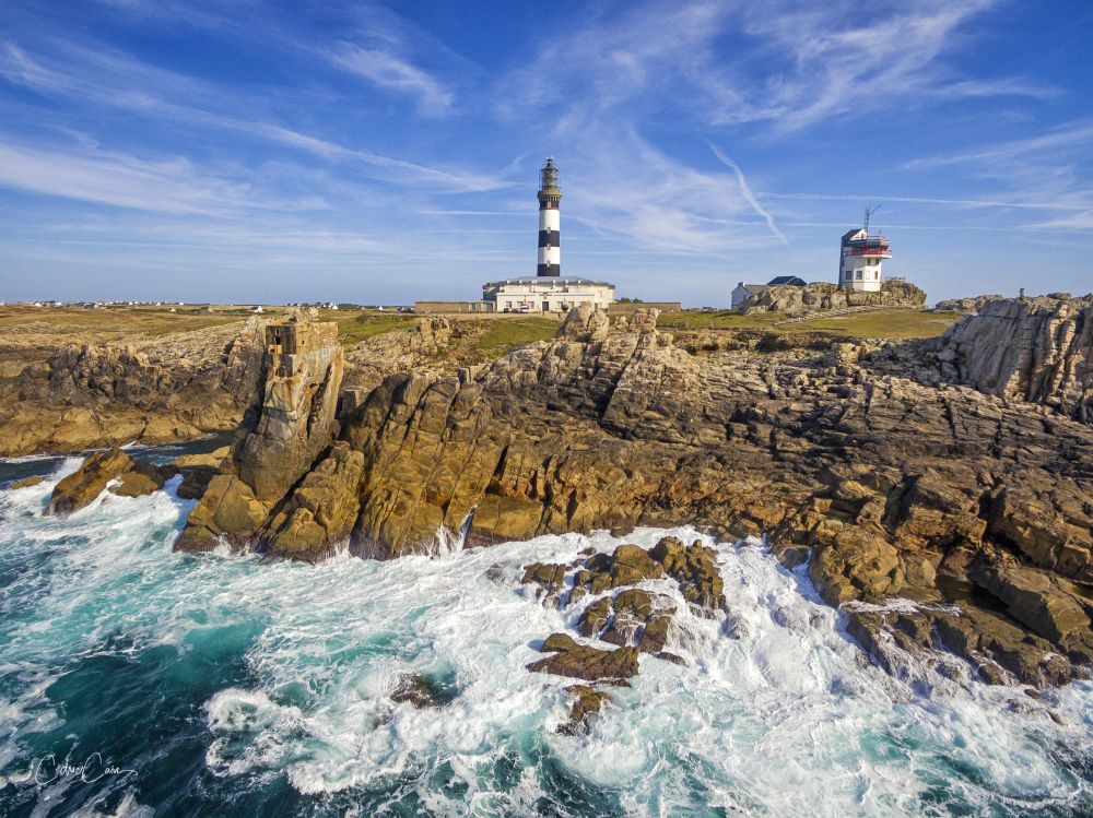 Bretagne - © ©Cédric CAÏN, Ouessant, au pied du phare du Créac'h