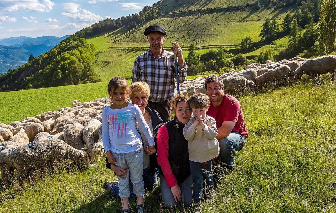 © Bertrand BODIN - Sur les chemins de la transition avec les acteurs locaux Cuisson au four à pain traditionnel dans la vallée du Champsaur